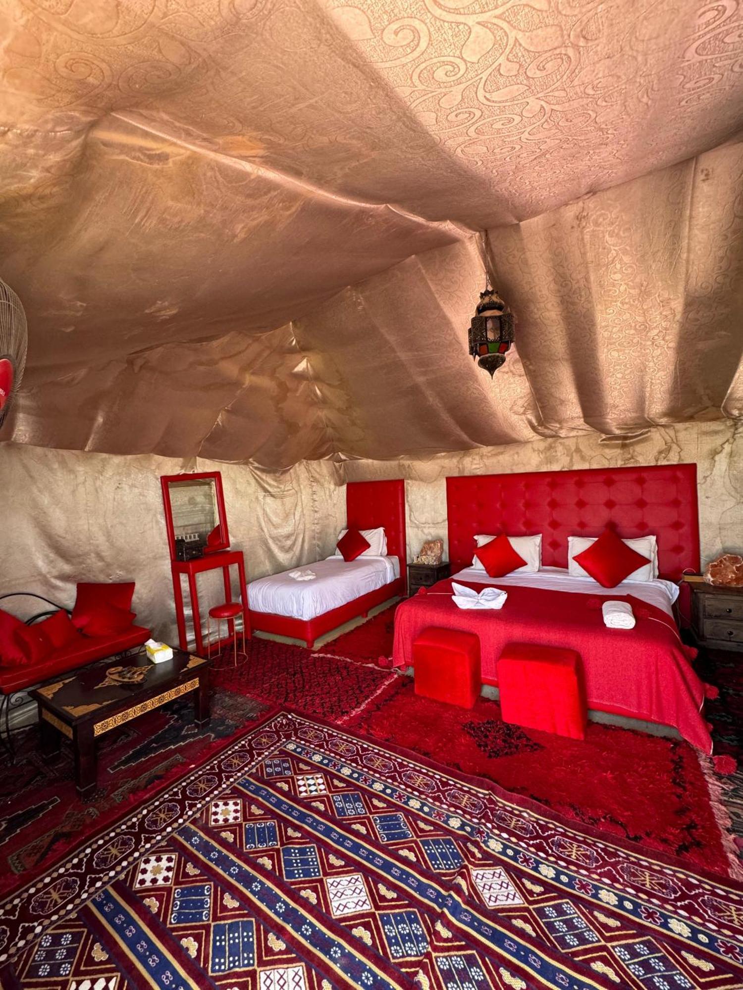 Desert Camp Camel & Sandboarding Мерзуга Экстерьер фото